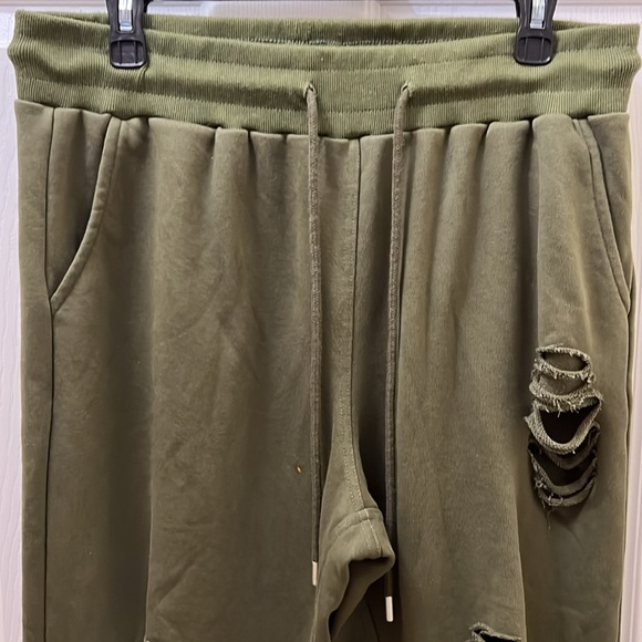 Trendy distressed joggers - Picture 5 of 8